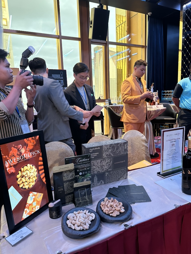 434E2C2B-7339-438A-A8D8-4C1EA94980E3_1_105_c