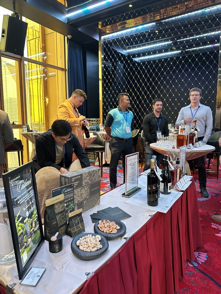 C1982AB6-465E-499E-9D19-349C370D1CB3_1_105_c